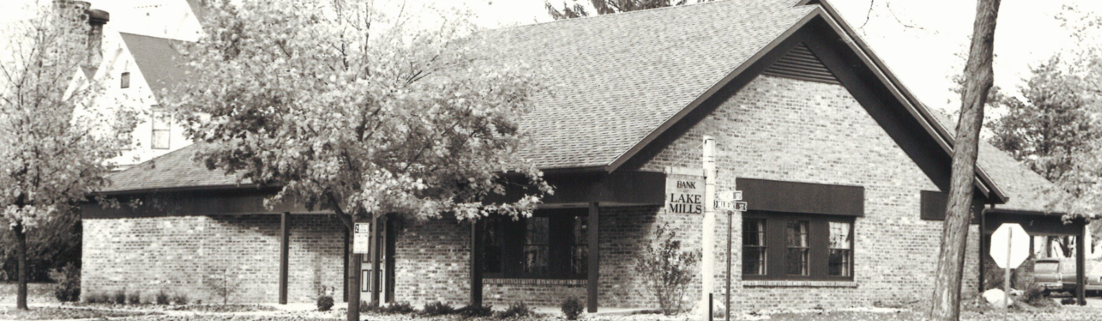 Old Lake Mills branch in black & white