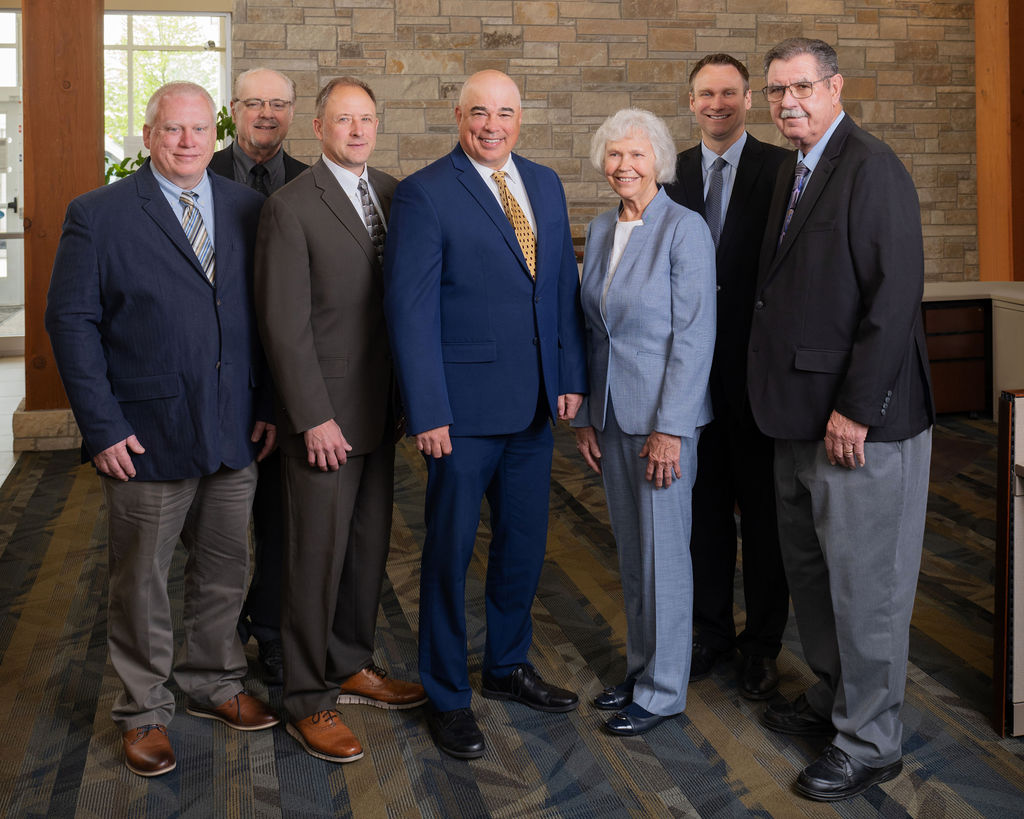 Group of 7 Bank of Lake Mills board members